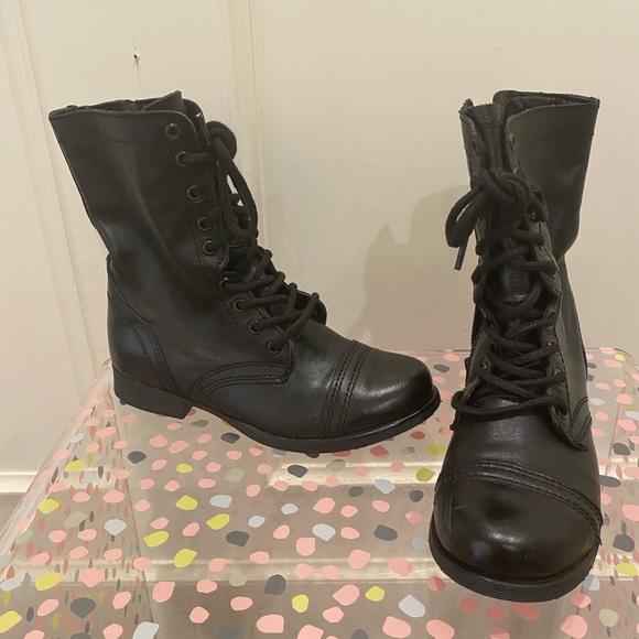 Steve Madden Shoes - Steve Madden Black Lace Up Zipper Combat Boots 5.5